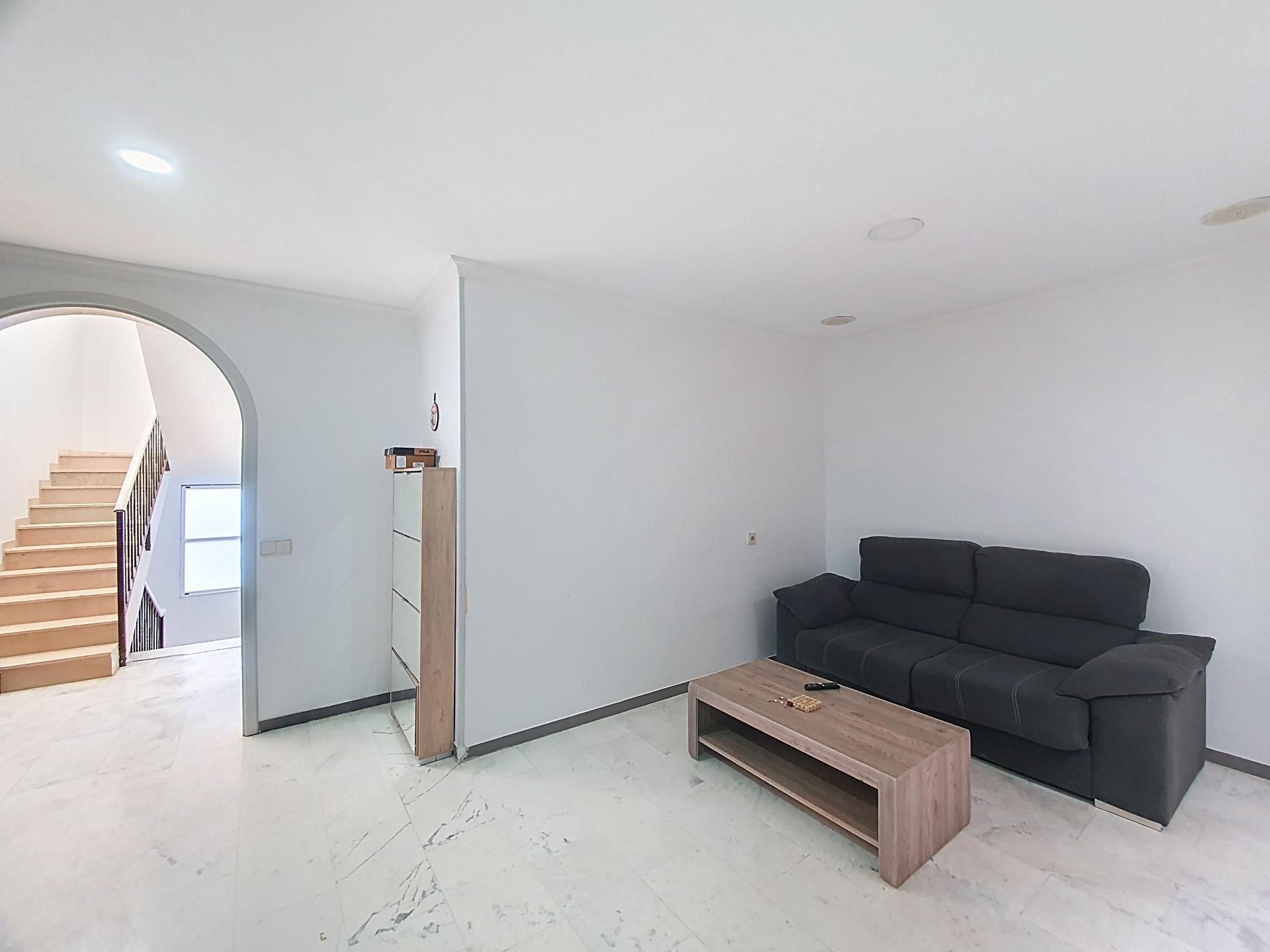 Sala d'estar de Casa o xalet en venda en Las Palmas de Gran Canaria amb Terrassa i Balcó