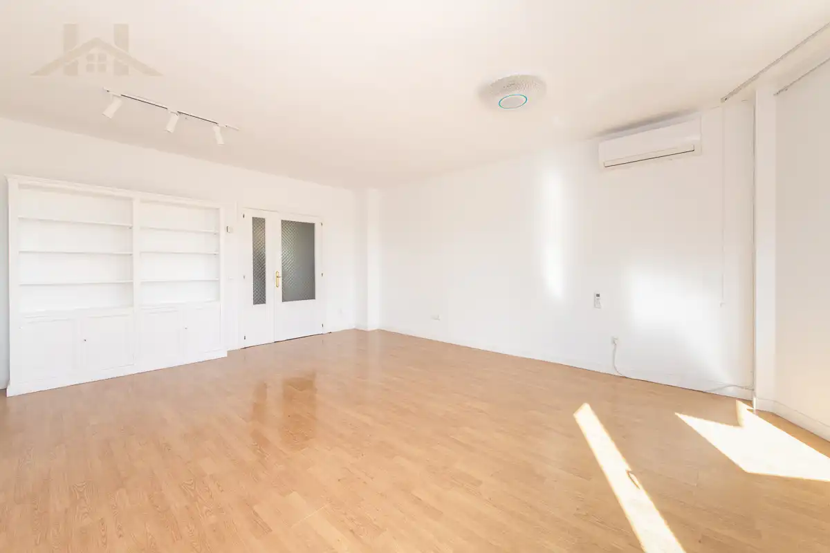 Sala de estar de Piso en venta en Boadilla del Monte con Aire acondicionado, Calefacción y Trastero