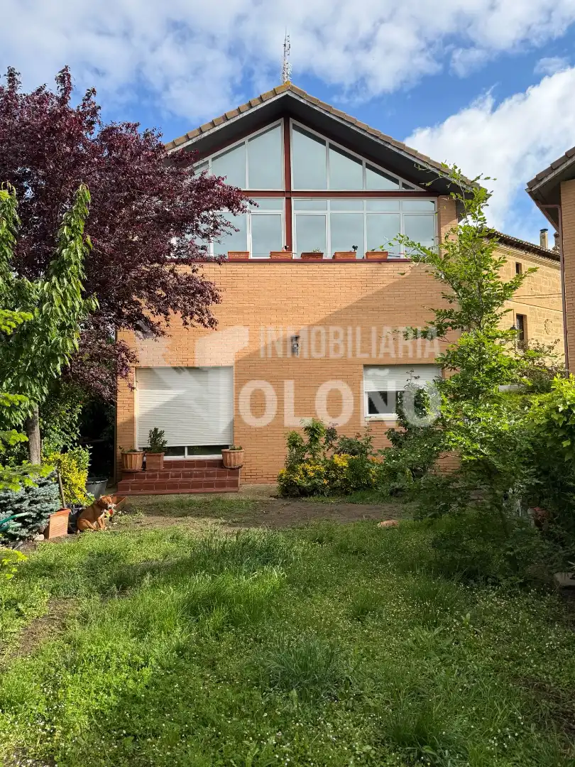 Vista exterior de Casa o xalet en venda en Cihuri amb Calefacció, Jardí privat i Parquet
