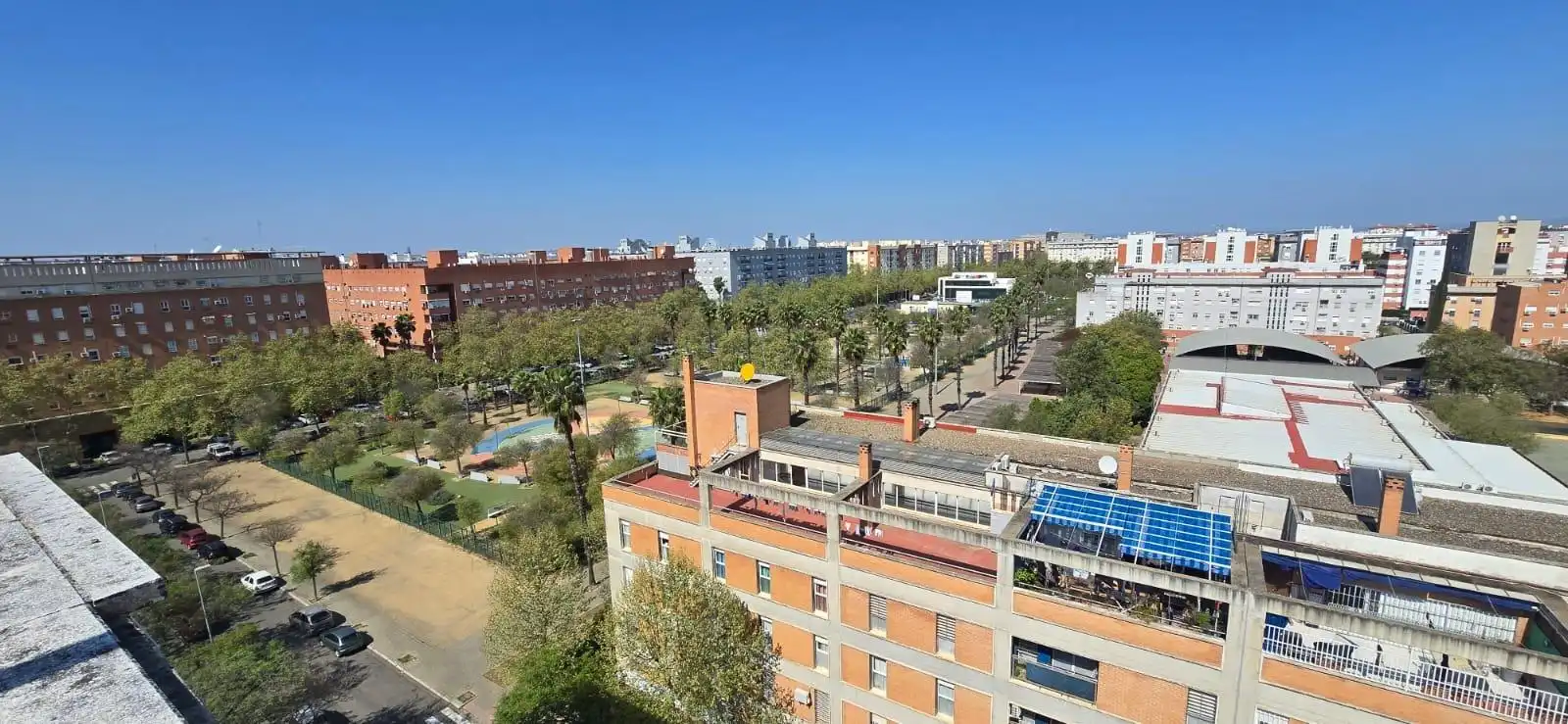 Exterior view of Flat for sale in  Sevilla Capital  with Air Conditioner and Storage room