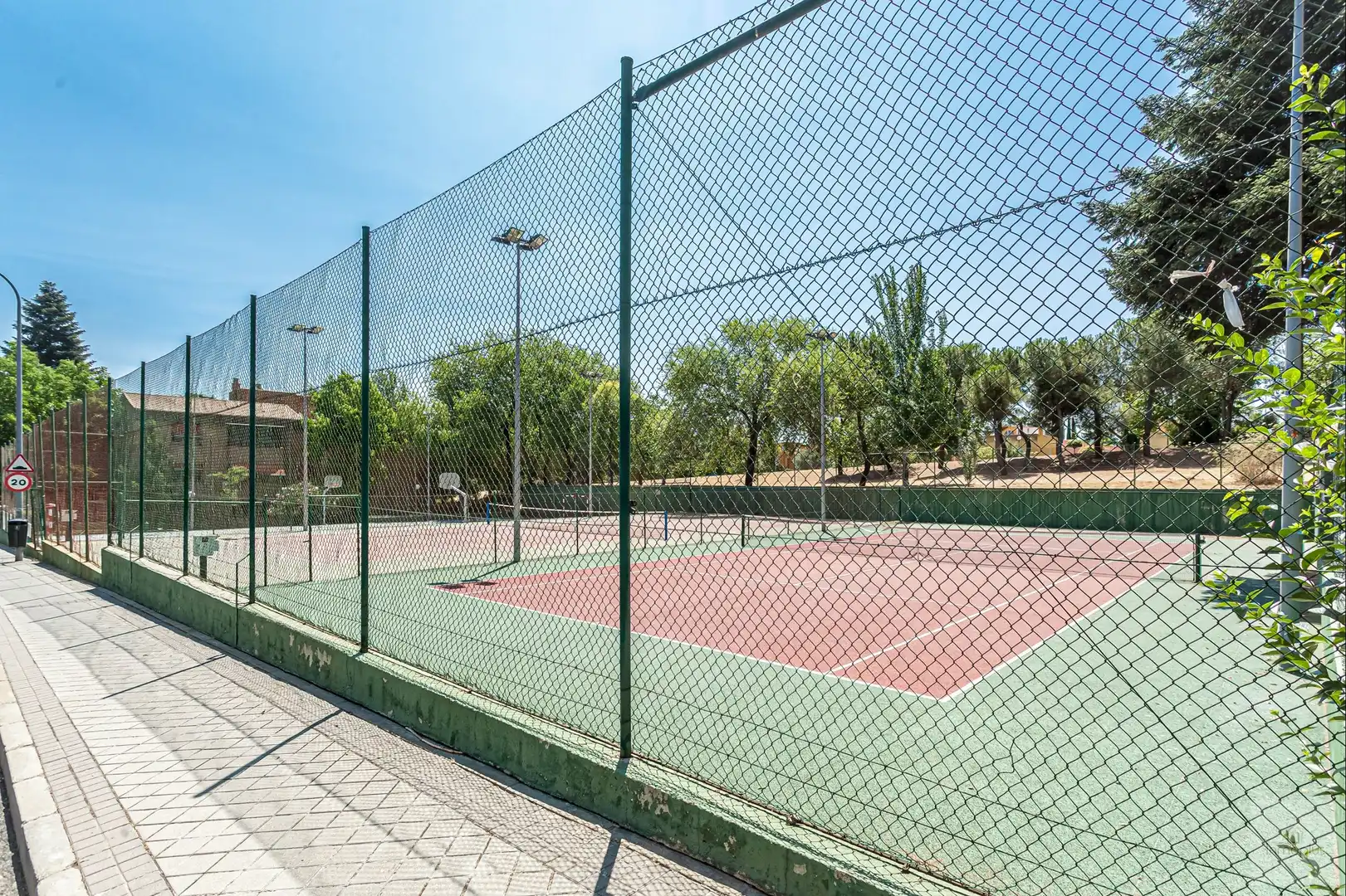 Aparcament de Pis en venda en Majadahonda amb Terrassa, Traster i Piscina