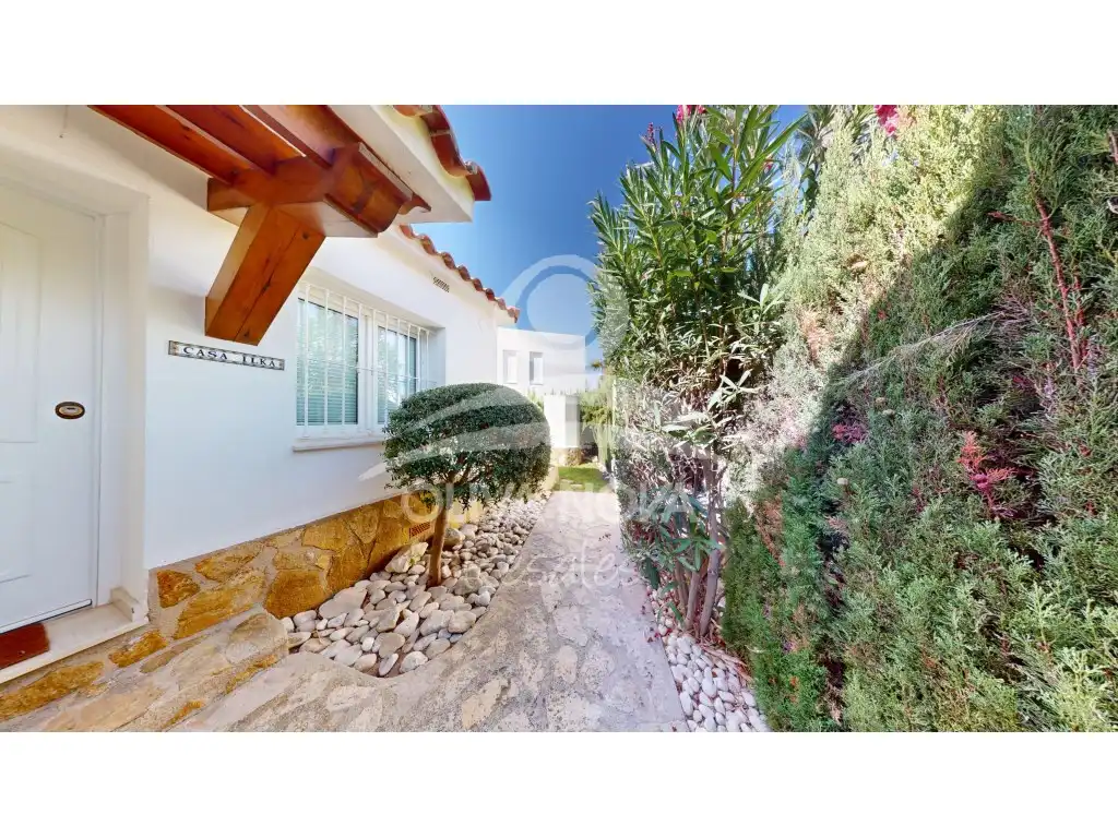Casa amb piscina en venda a Calle Brueghell, imagen 8