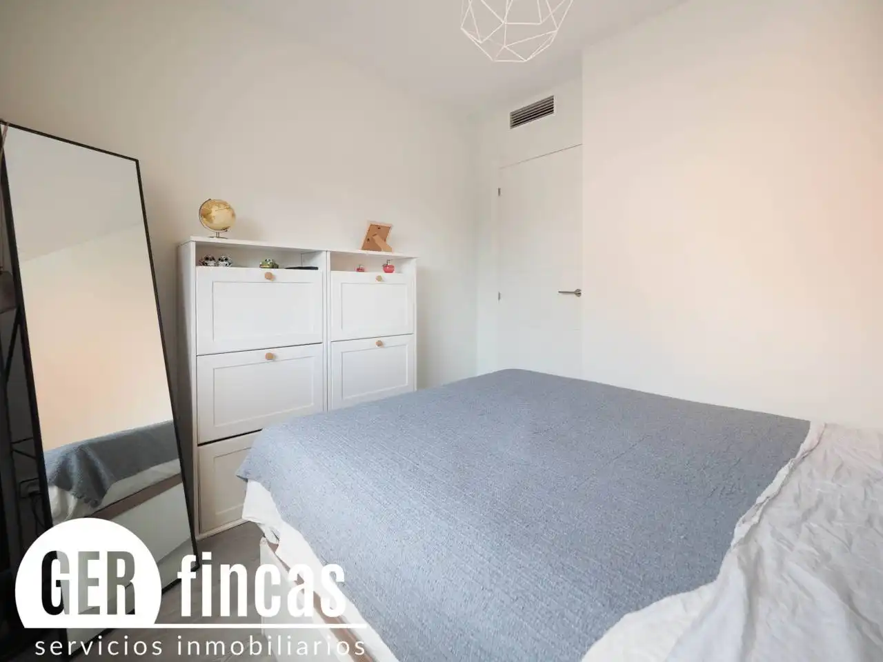 Schlafzimmer von Wohnung zum Verkauf in Terrassa mit Klimaanlage, Parkett und Terrasse