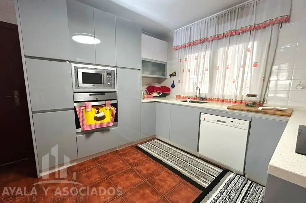 Casa adosada en venta en La Magdalena - Molinos Marfagones
