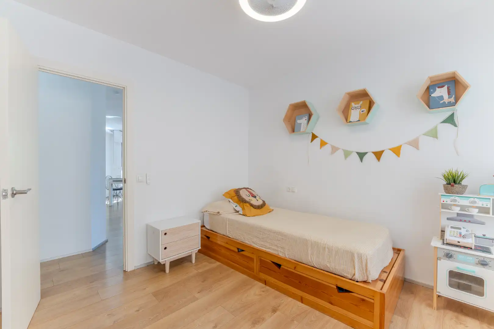 Schlafzimmer von Wohnung zum Verkauf in Girona mit Klimaanlage, Heizung und Parkett