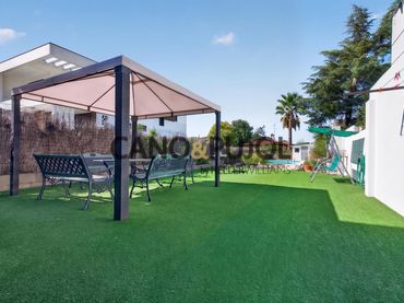 Casa con piscina en venta en OLABARRIA