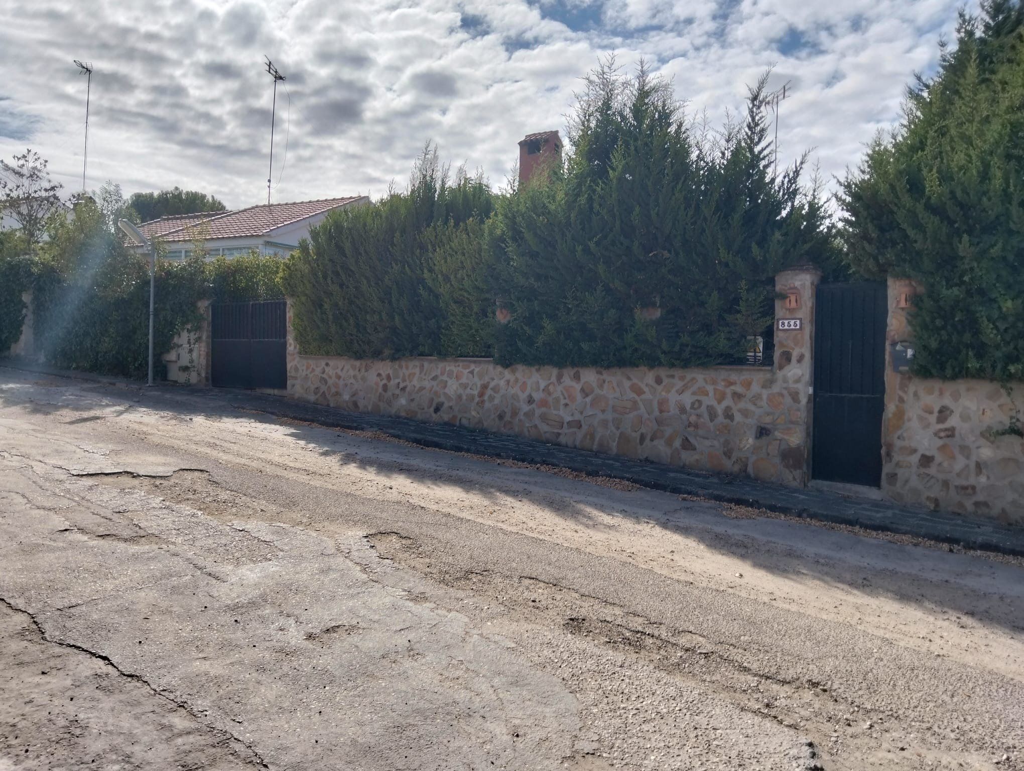 Exterior view of House or chalet for sale in Lillo  with Heating and Parquet flooring