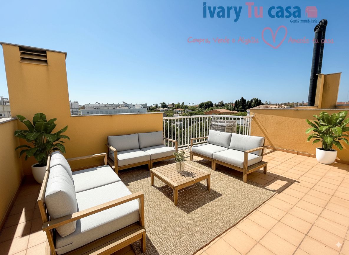 Terrassa de Casa adosada en venda en Almazora / Almassora amb Aire condicionat, Terrassa i Moblat