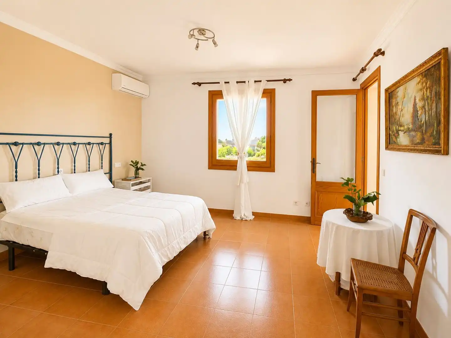 Habitación de Finca rústica en venta en Binissalem con Aire acondicionado, Calefacción y Jardín privado
