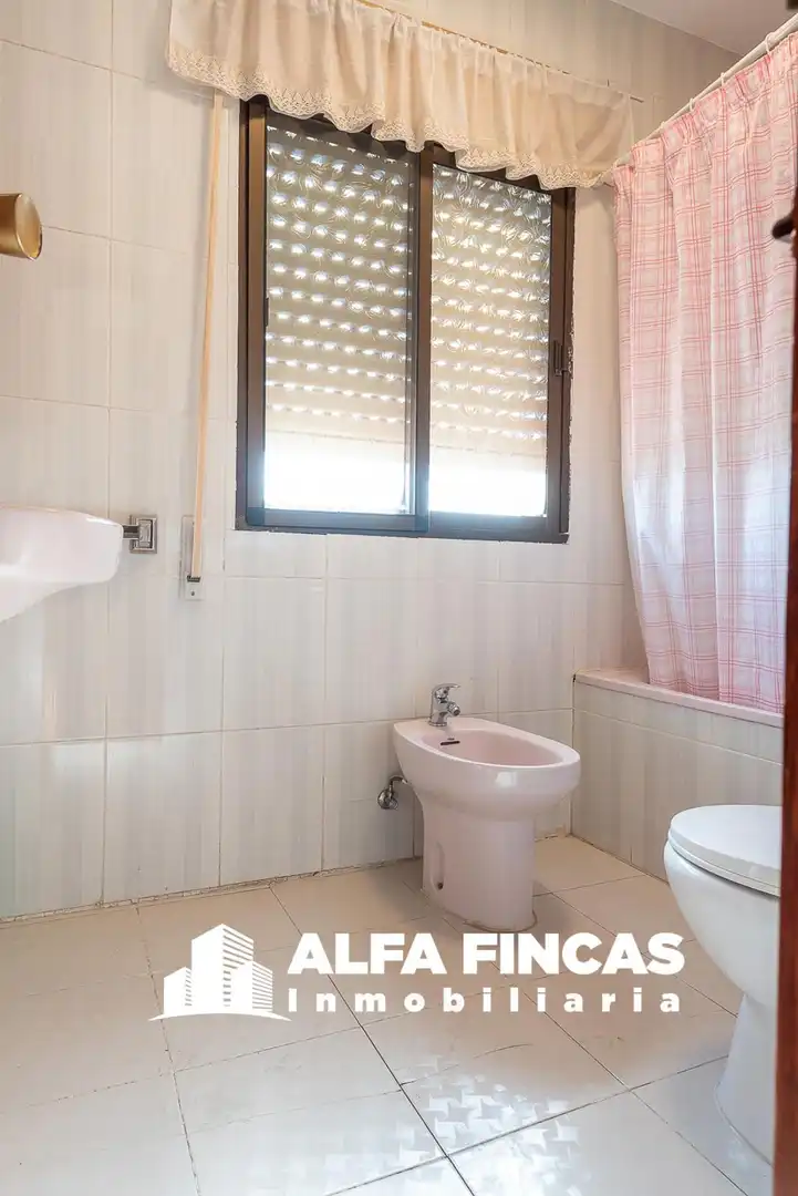 Baño de Casa o chalet en venta en Villar de Cañas con Aire acondicionado, Calefacción y Jardín privado
