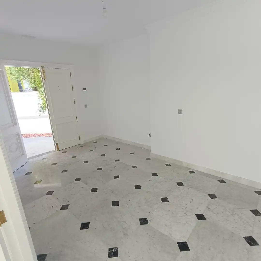 Wohnung zur Miete in Sevilla mit Klimaanlage, Heizung und Privatgarten