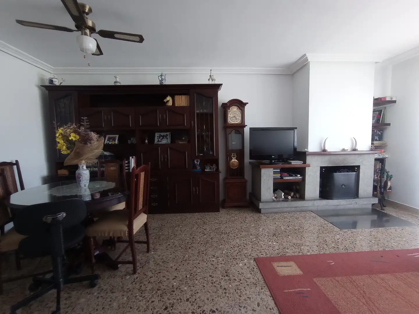 Wohnzimmer von Einfamilien-Reihenhaus zum Verkauf in Santa Perpètua de Mogoda mit Klimaanlage, Heizung und Terrasse