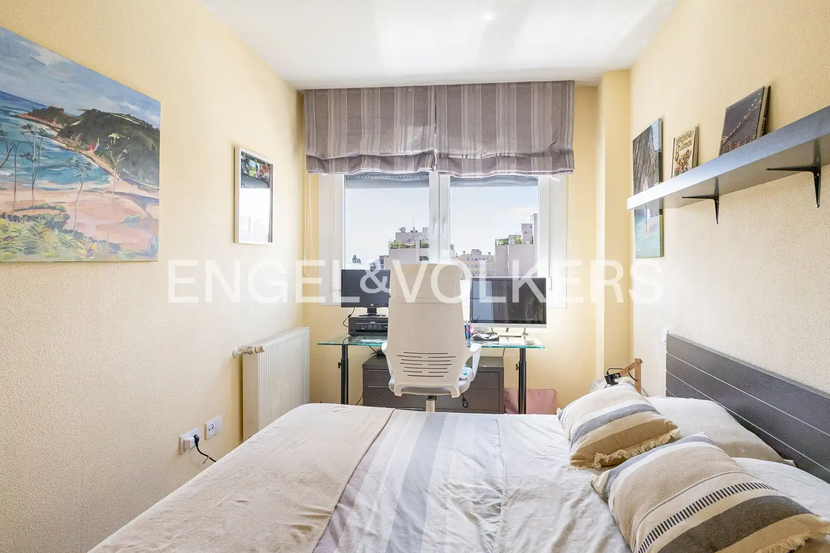 Bedroom of Flat for sale in Madrid  with Air Conditioner, Heating and Storage room