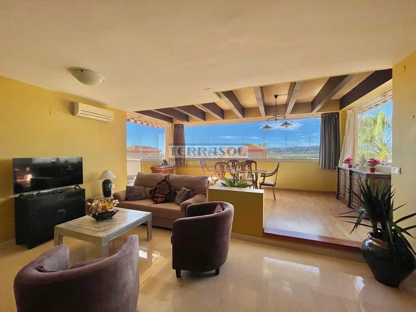 Sala de estar de Ático en venta en Vélez-Málaga con Aire acondicionado, Calefacción y Jardín privado