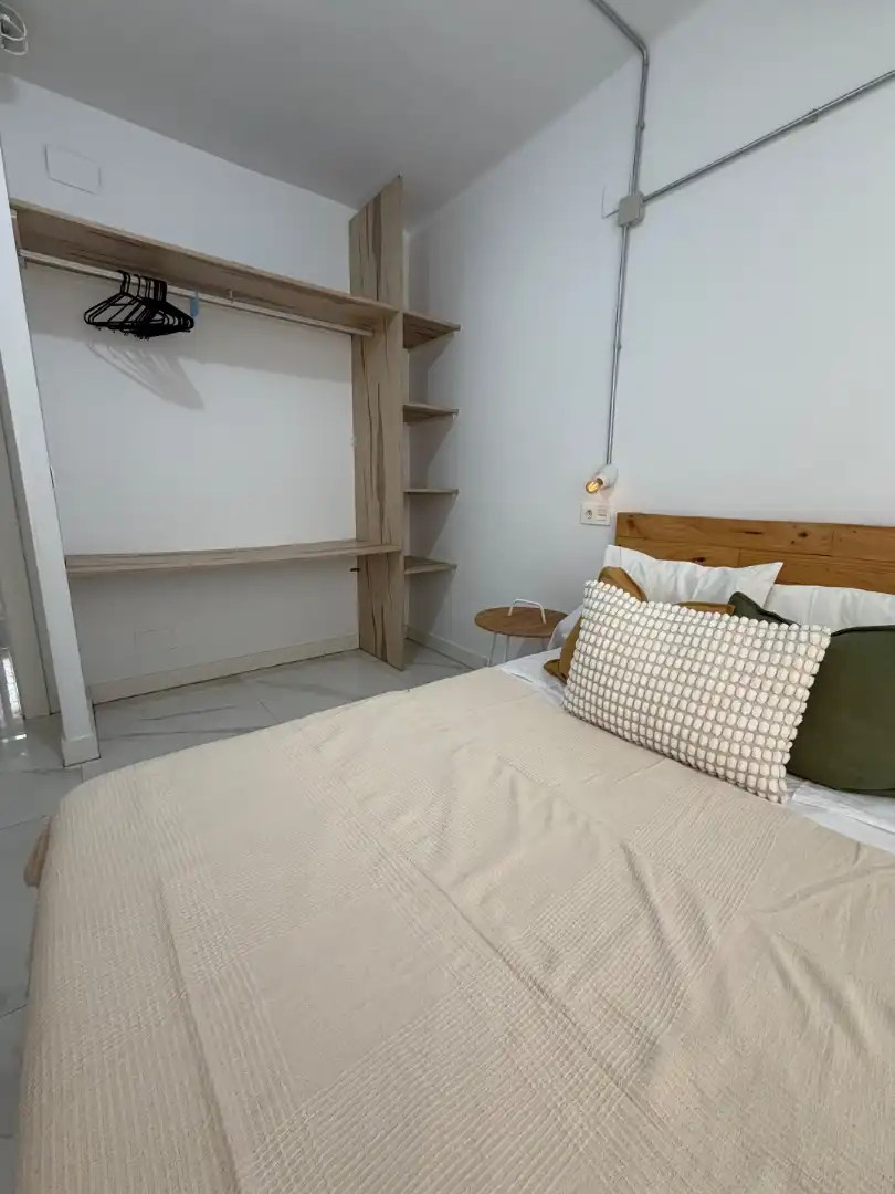 Habitación de Piso para compartir en Granada con Amueblado, Horno y Lavadora
