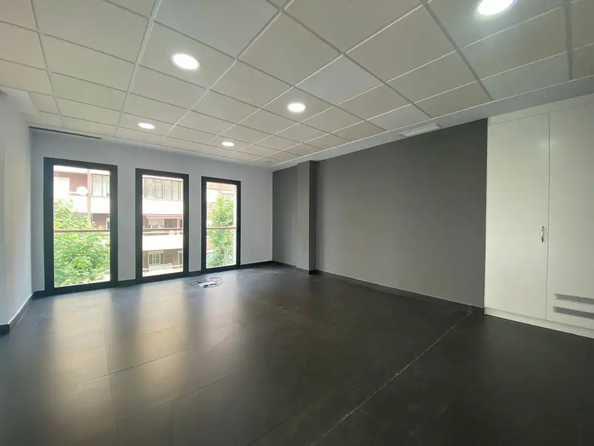 Oficina de alquiler en Dénia