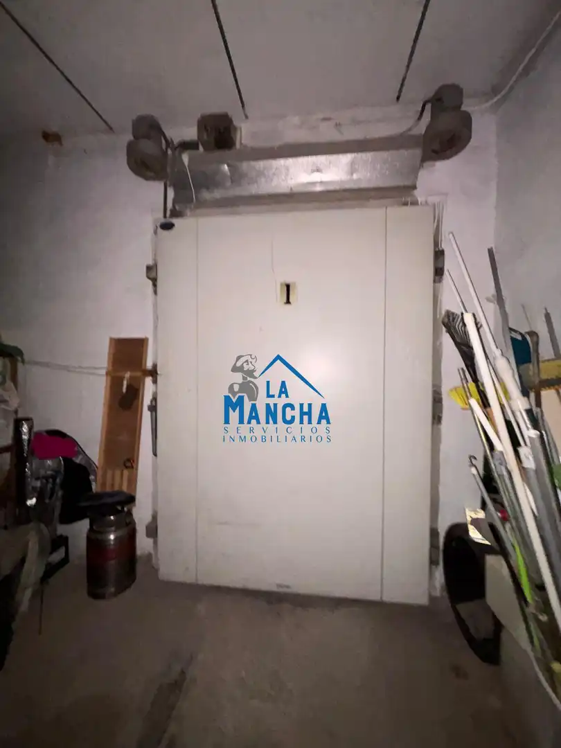Küche von Fabrikhallen zum Verkauf in Albacete