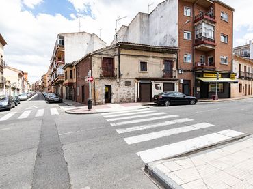 Wohngebäude zum Verkauf in Calle de Francisco de Nebreda 2