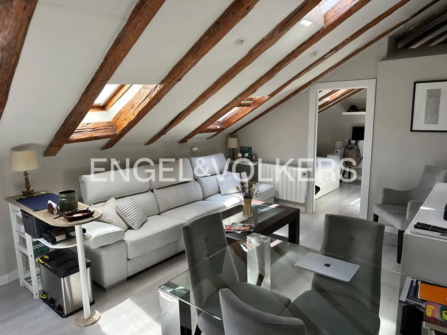 Sala de estar de Estudio de alquiler en Madrid con Aire acondicionado y Calefacción