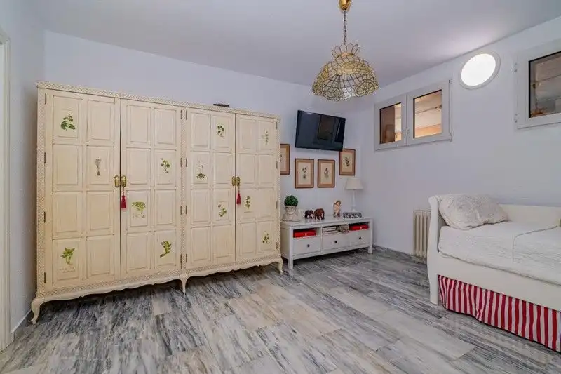 Dormitori de Casa o xalet en venda en Jun amb Aire condicionat, Terrassa i Traster