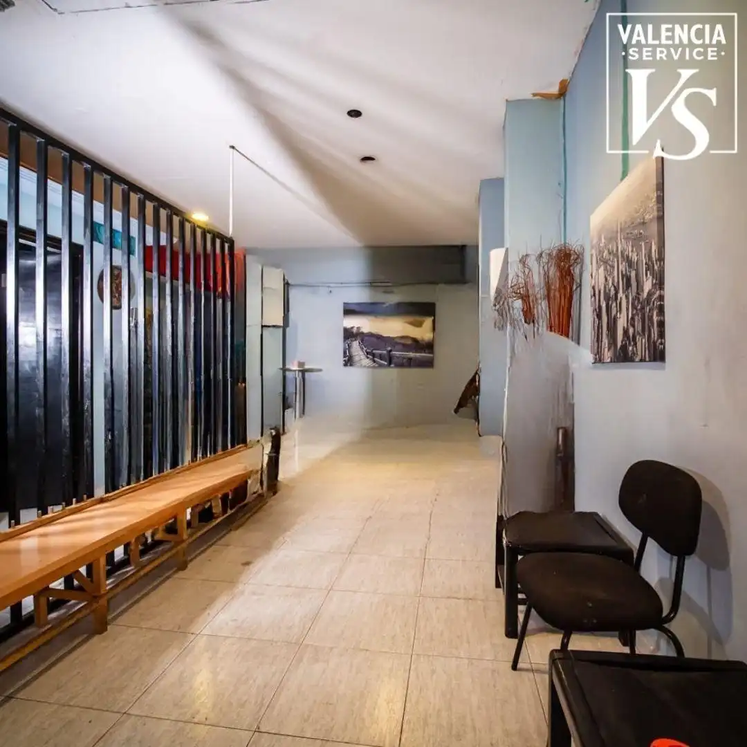 Local en venta en Valencia con Aire acondicionado y Amueblado