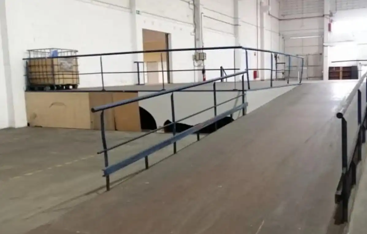 Industrial building for sale in Calle de Gambrinus 61, imagen 2