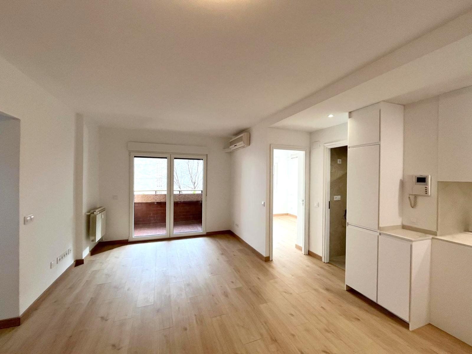 Sala de estar de Piso de alquiler en  Madrid Capital con Aire acondicionado, Calefacción y Terraza