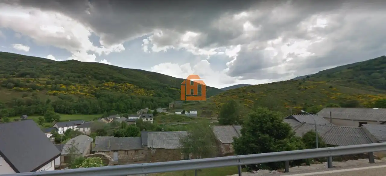 Houses for sale in Murias de Paredes