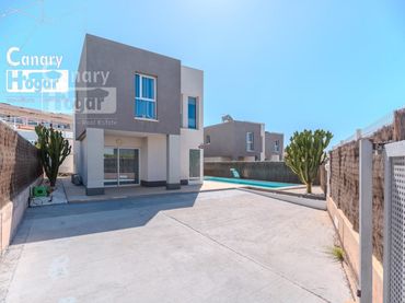 Casa con balcón en venta en Callao Salvaje - Playa Paraíso