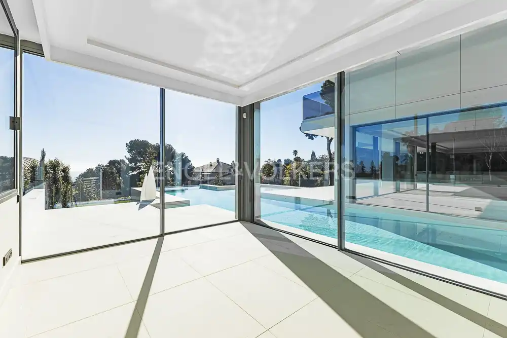 Vista exterior de Casa o chalet en venta en Barcelona con Aire acondicionado, Calefacción y Jardín privado