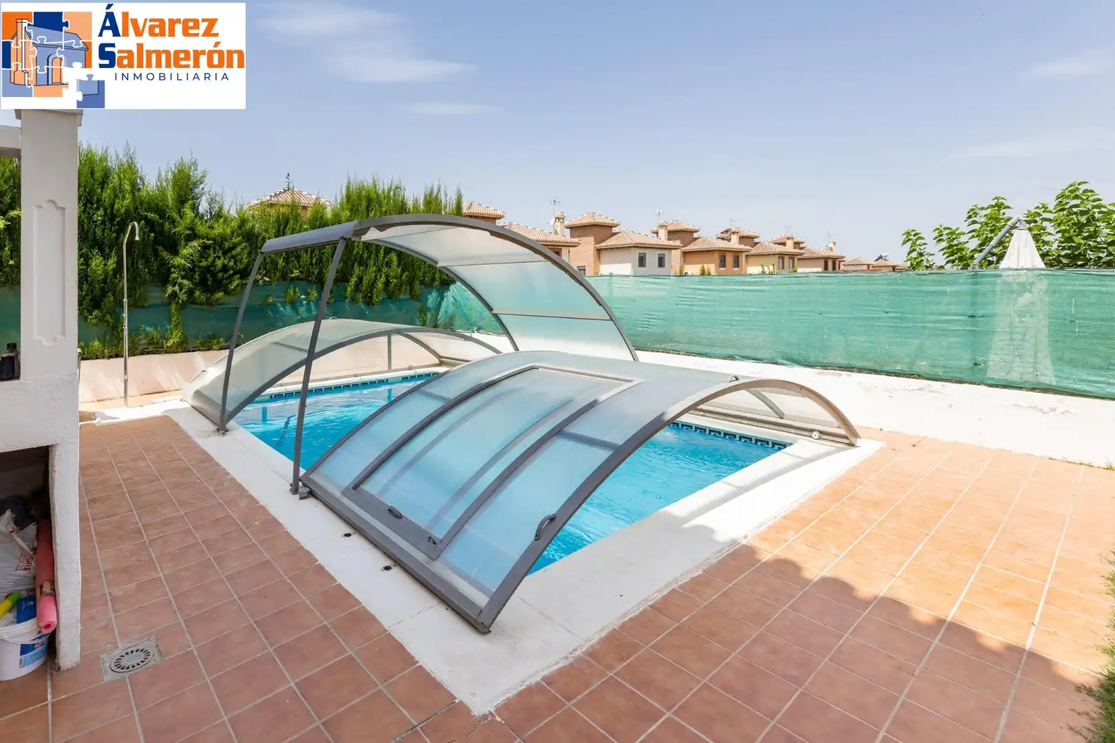 Piscina de Casa o chalet en venta en Huétor Vega con Aire acondicionado, Calefacción y Jardín privado