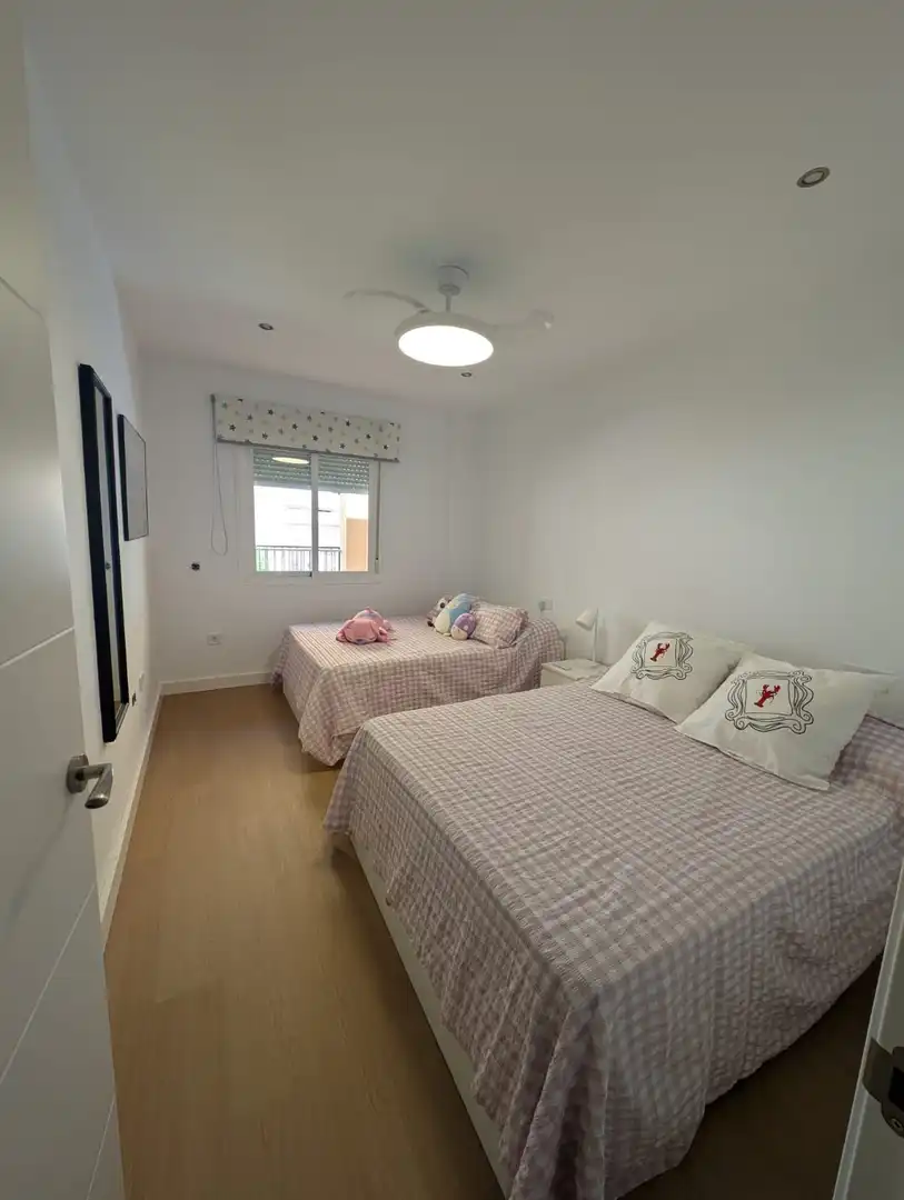 Schlafzimmer von Wohnungen zur Miete in Fuengirola mit Klimaanlage, Heizung und Terrasse