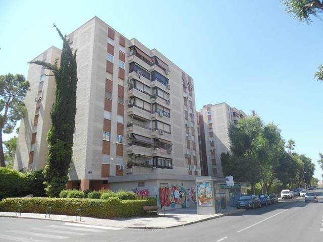 Local comercial en Venta en  YEBENES, 82 en Aluche