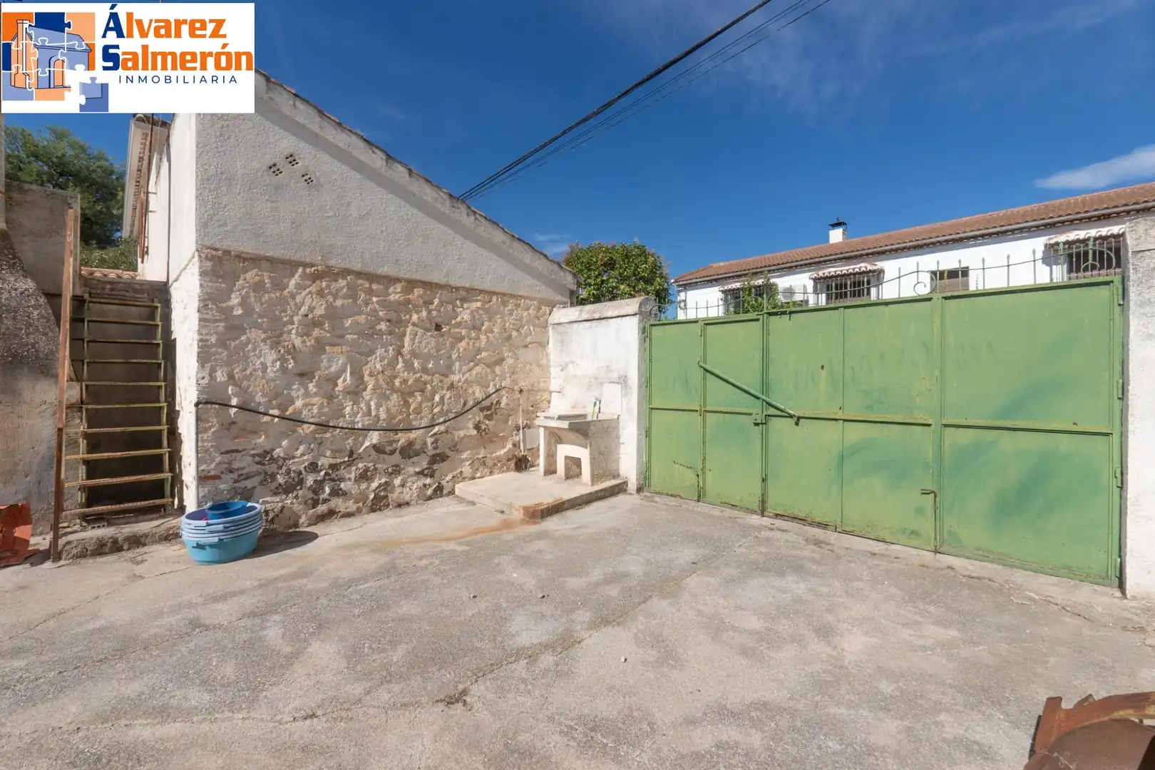 Vista exterior de Casa o xalet en venda en Albolote amb Terrassa i Balcó