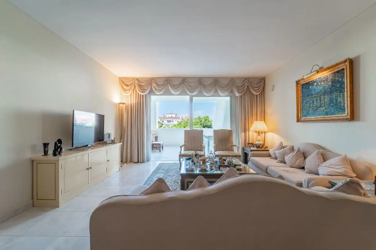 Living room of Flat for sale in Marbella  with Air Conditioner, Heating and Private garden