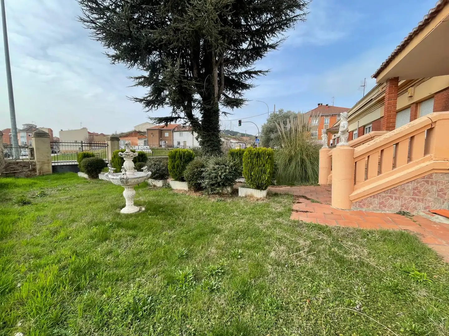 Jardí de Casa adosada en venda en Villamuriel de Cerrato amb Calefacció, Jardí privat i Terrassa