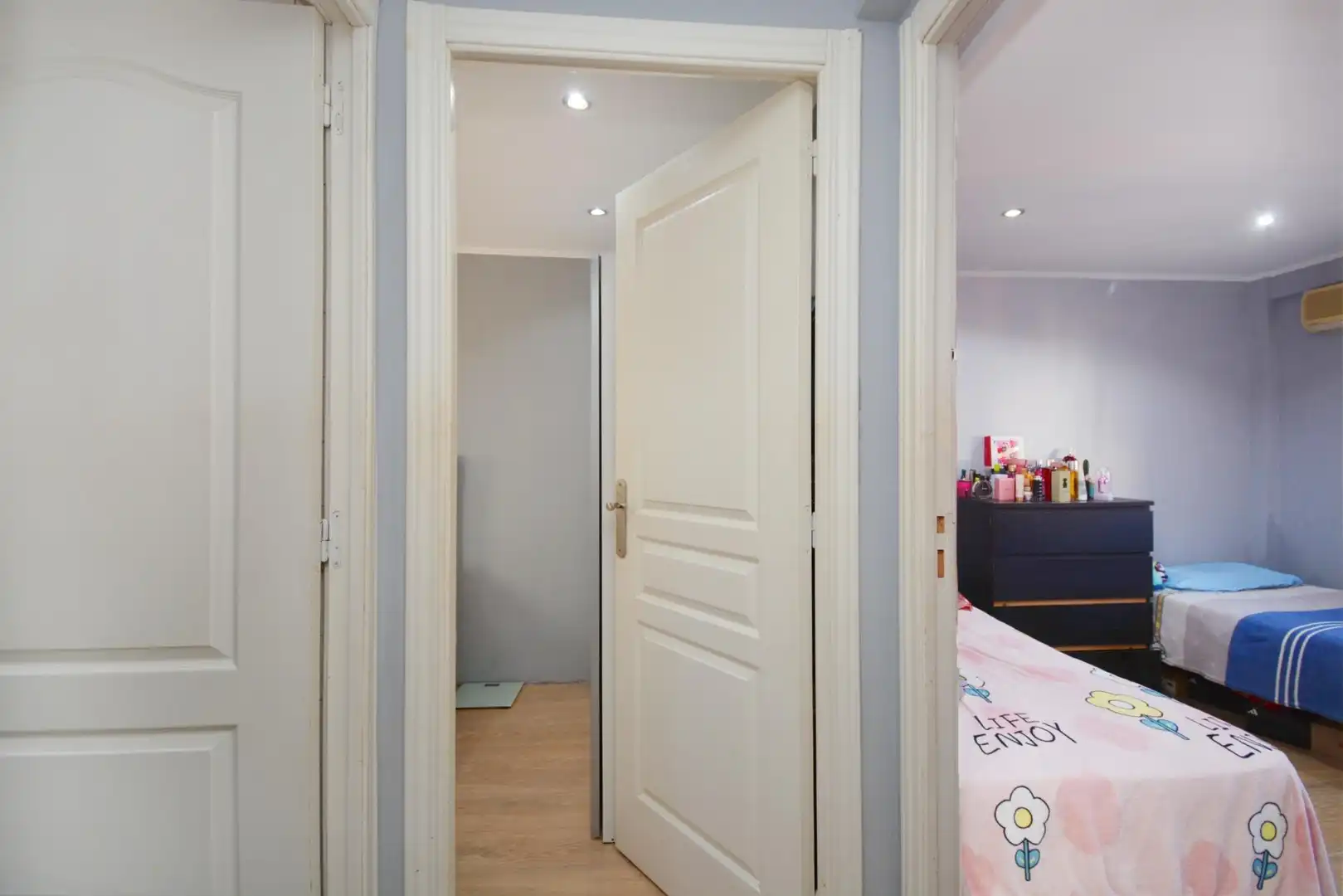 Schlafzimmer von Wohnung zum Verkauf in Zaragoza mit Klimaanlage und Heizung