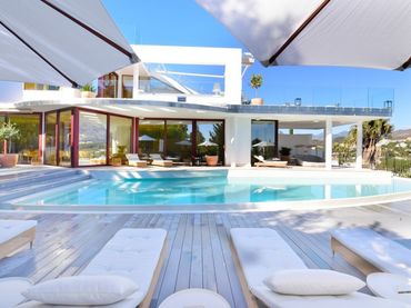 Villa mit Pool zum Verkauf in Nueva Andalucía