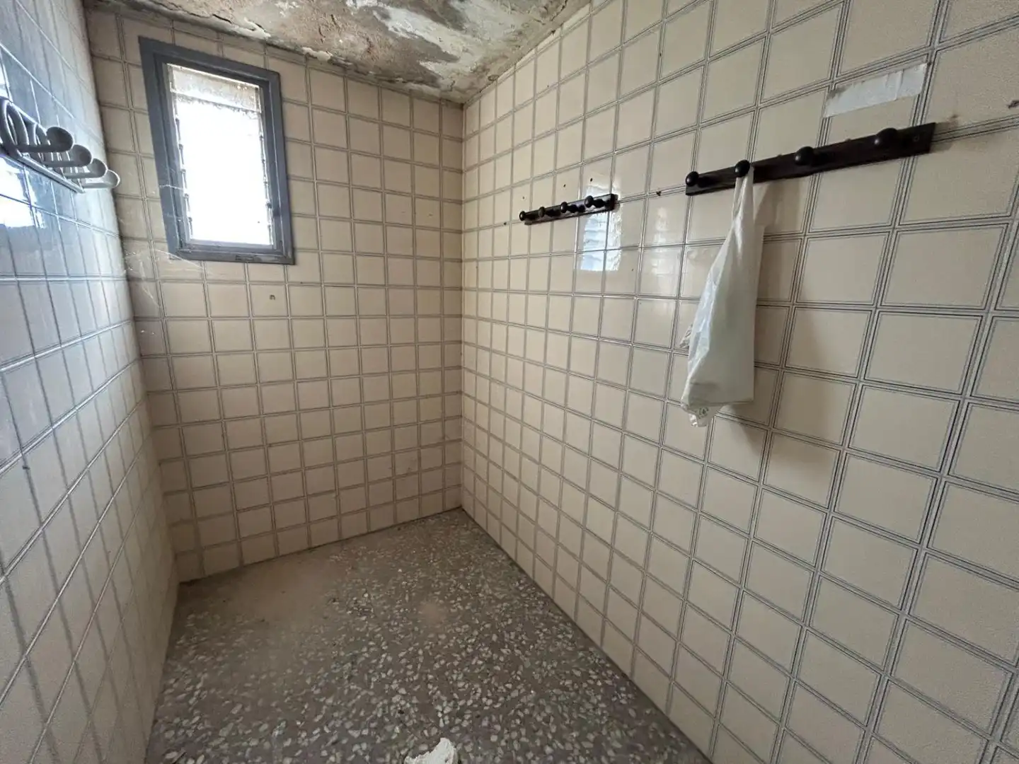 Badezimmer von Fabrikhallen zur Miete in Crevillent