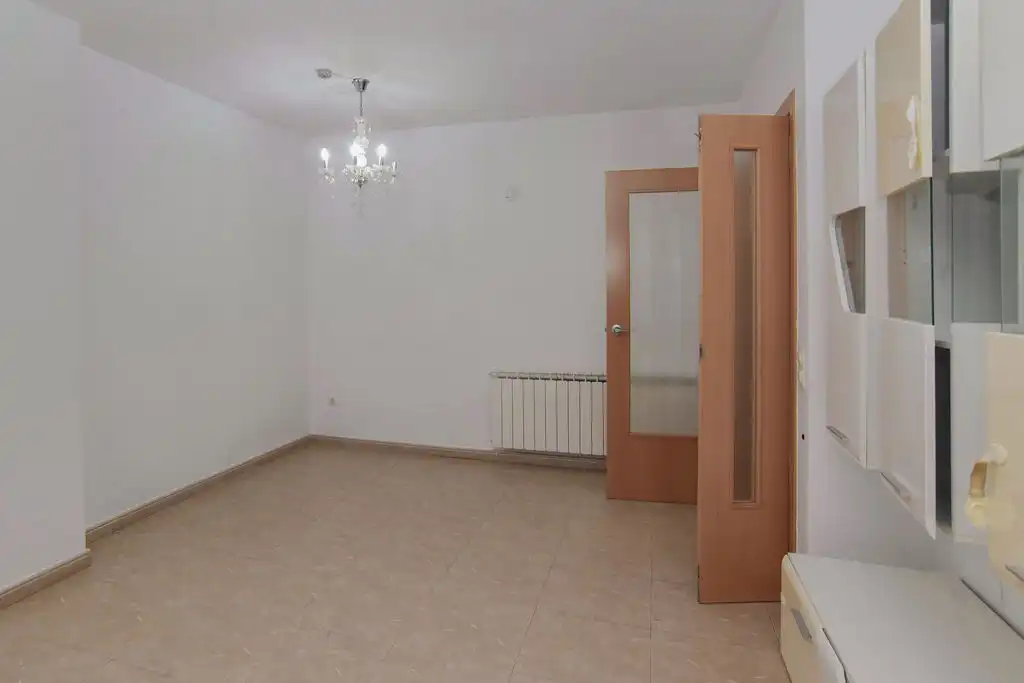Habitación de Piso en venta en Ripollet con Calefacción y Piscina