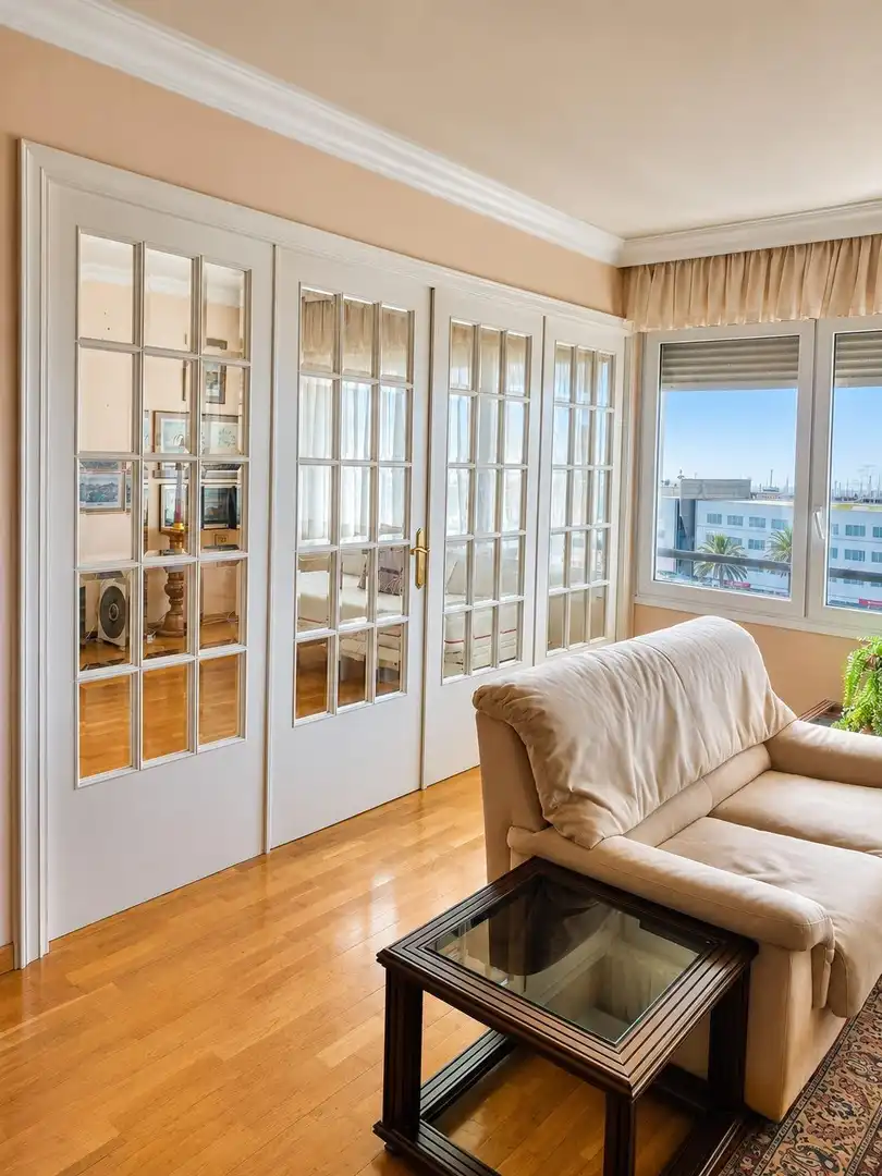 Wohnzimmer von Wohnung zum Verkauf in Barcelona mit Privatgarten und Parkett