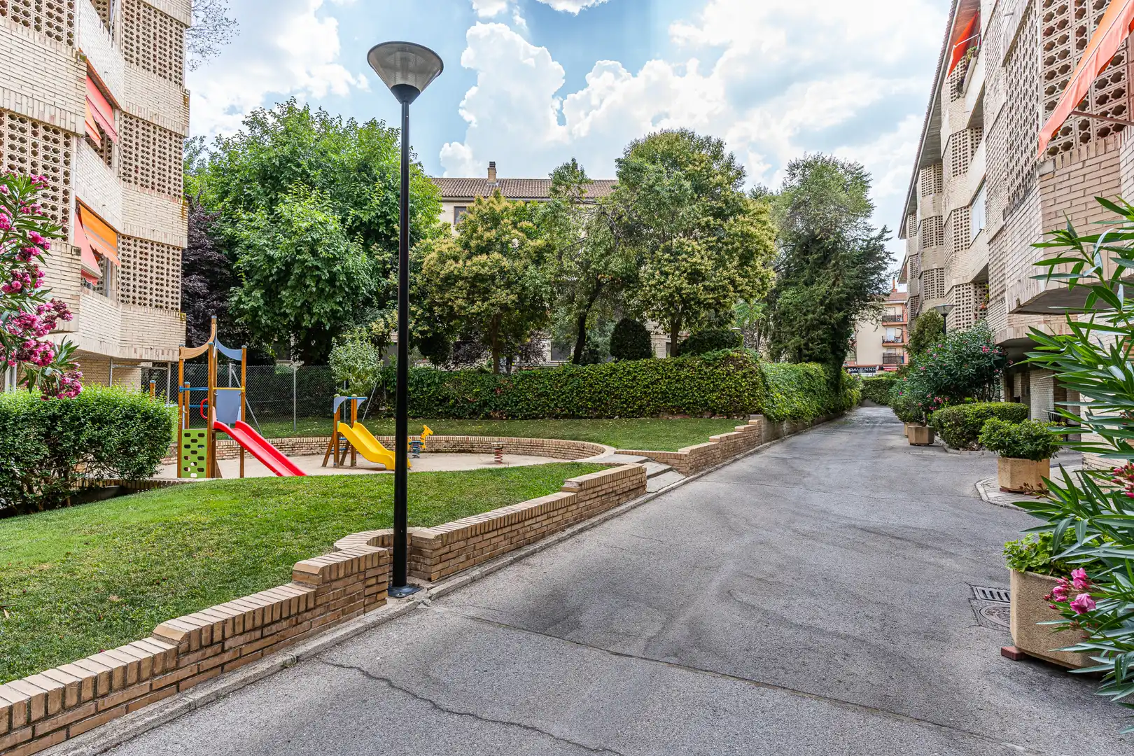 Vista exterior de Pis en venda en Majadahonda amb Calefacció i Piscina comunitària