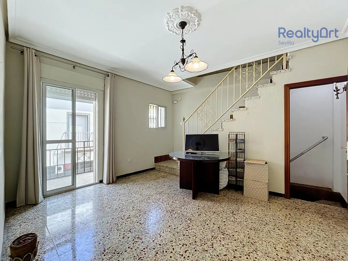 Sala d'estar de Casa o xalet en venda en Sevilla amb Aire condicionat, Terrassa i Balcó