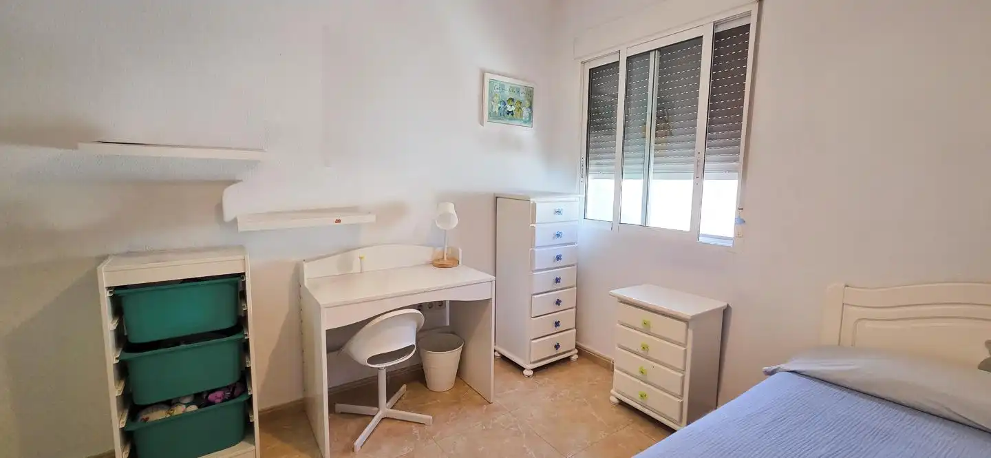 Dormitori de Casa o xalet en venda en Daya Nueva