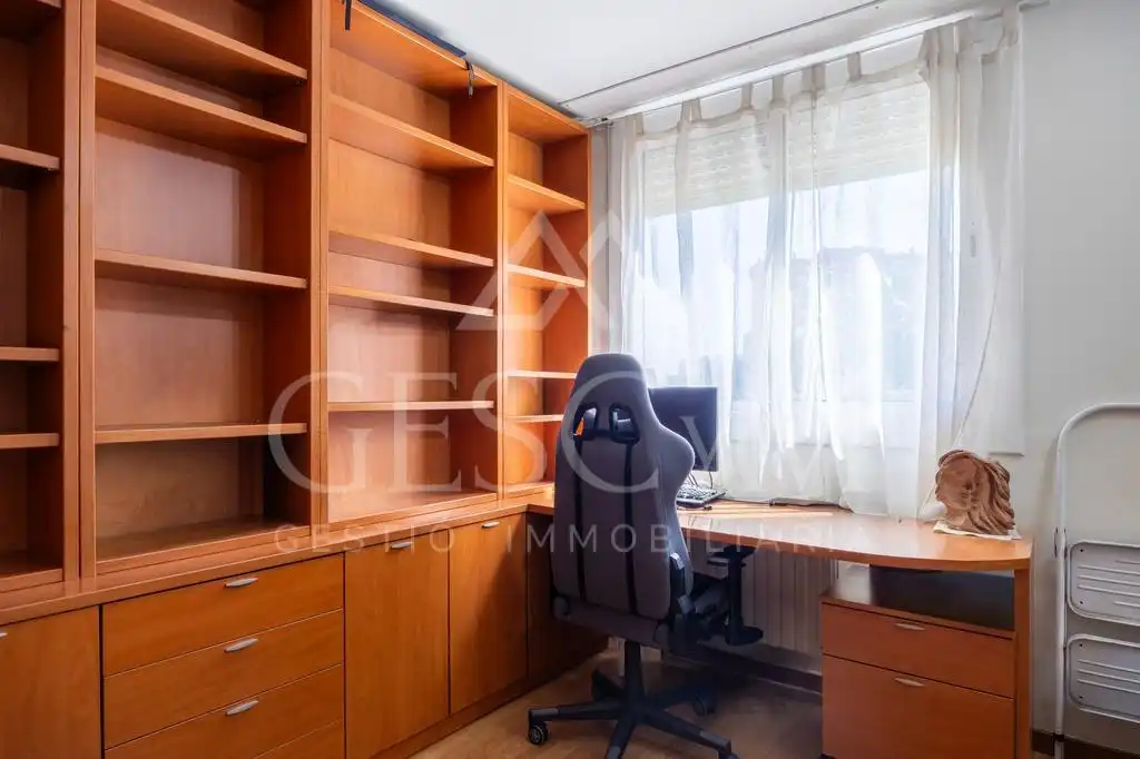 Piso en venta en Sant Joan Despí con Parquet, Terraza y Balcón