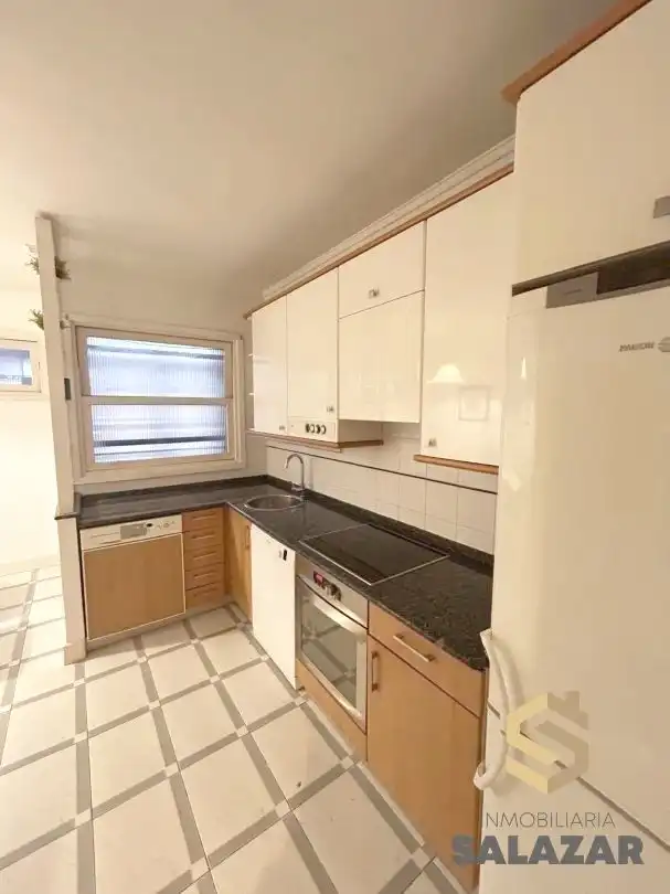Cocina de Piso de alquiler en Bilbao  con Calefacción, Jardín privado y Terraza