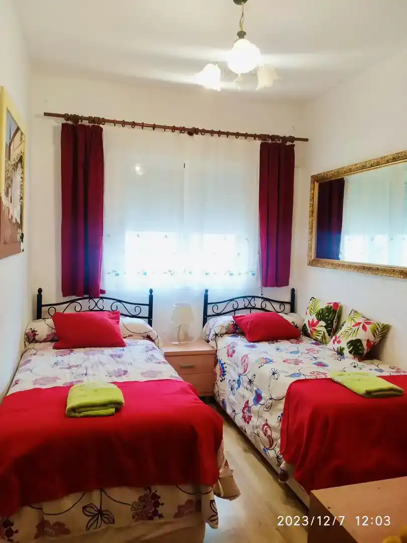 Habitación de Piso en venta en Maracena con Aire acondicionado, Piscina y Balcón