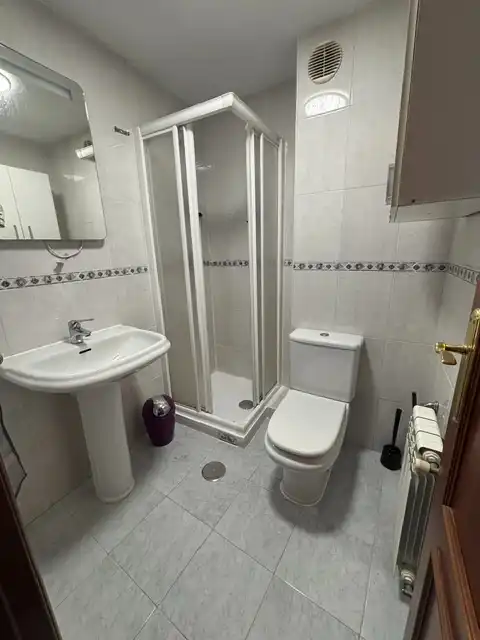 Bathroom of Flat for rent in Esteiro