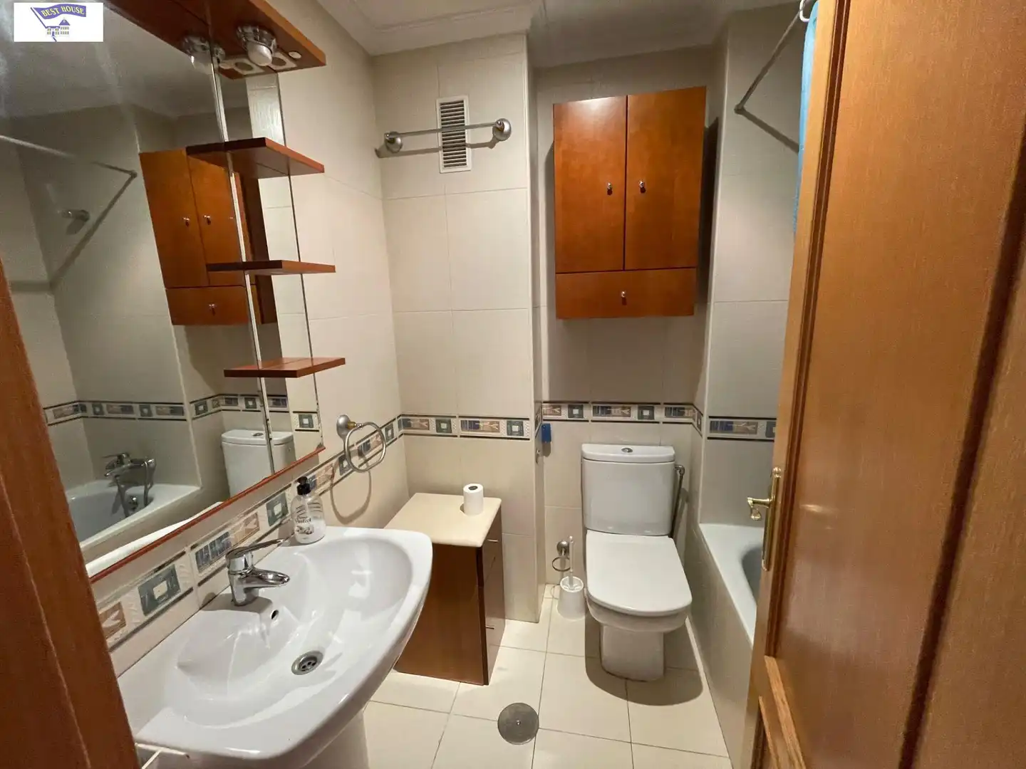 Baño de Apartamento en venta en Albacete con Calefacción, Trastero y Balcón