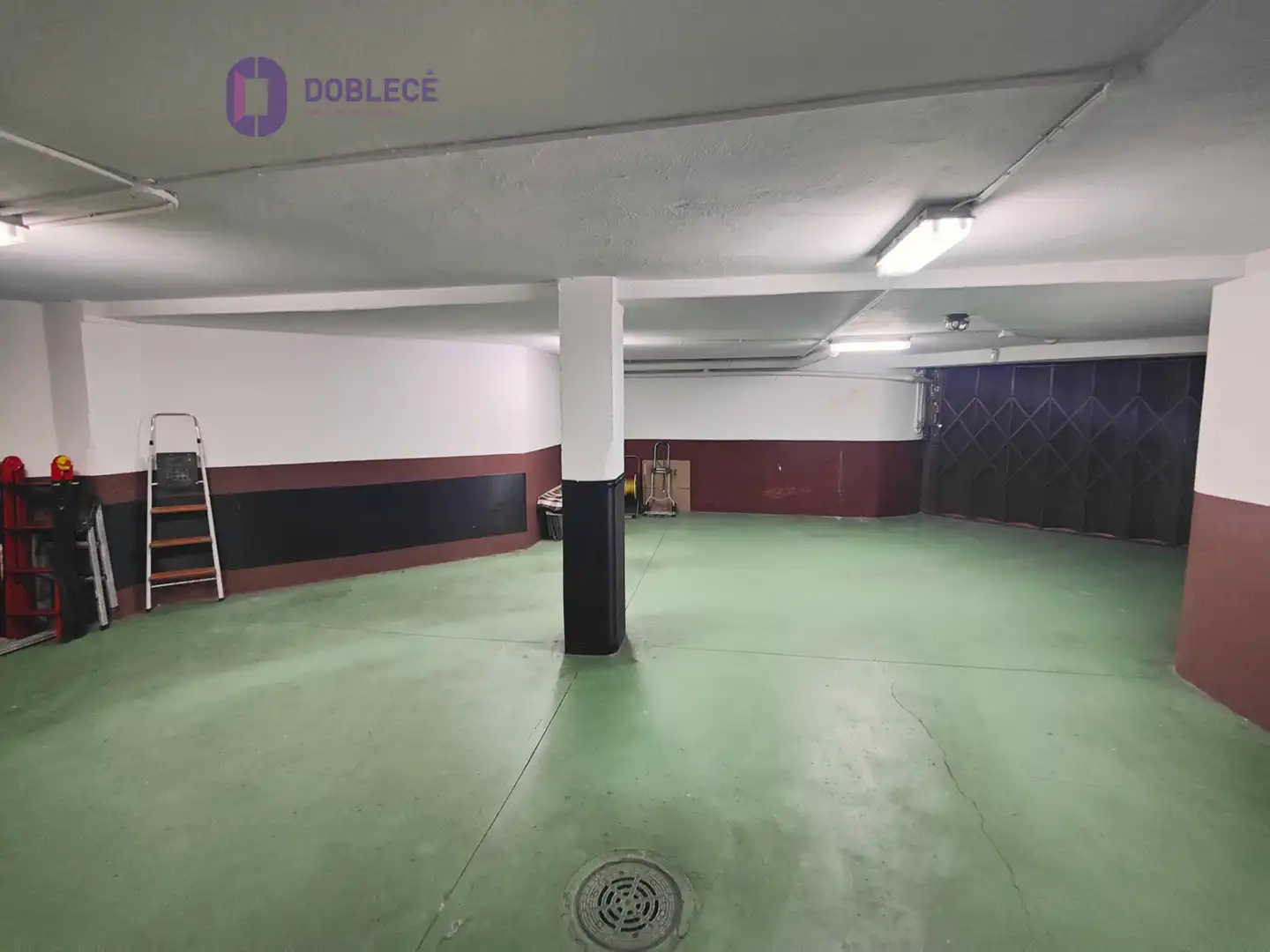 Parking de Casa adosada en venta en Nigrán con Calefacción, Jardín privado y Parquet